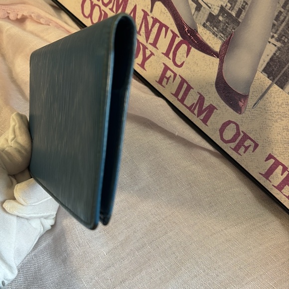 Louis Vuitton blue epi wallet - Picture 7 of 15